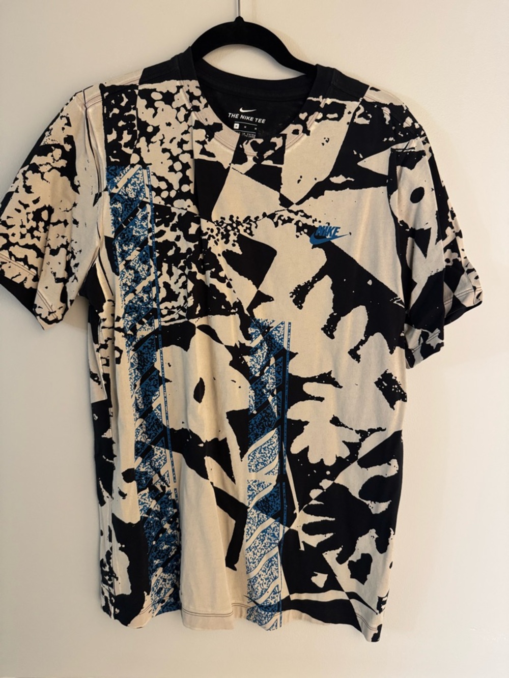 Nike Short-Sleeve Graphic Tee in Black, Cream & Blue